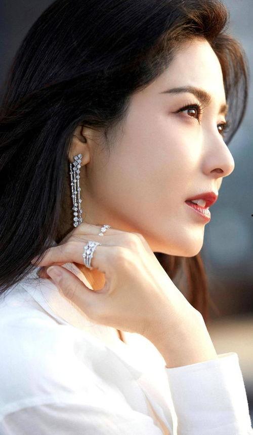 明星精美图片,揭秘明星幕后精美瞬间