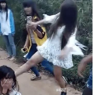 扒学生衣服视频,扒学生衣服视频事件引发社会关注