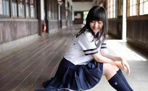 校服美女av链接,校服美女的青春诱惑瞬间